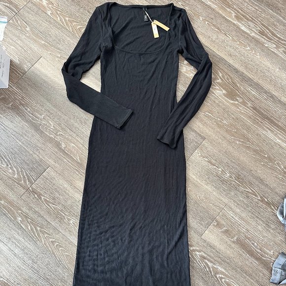 Skims Soft Lounge Long Sleeve Ribbed Maxi Dress - Picture 4 of 6